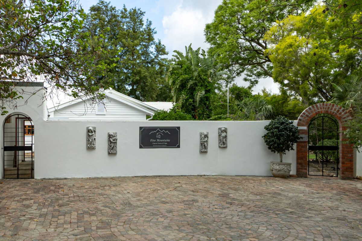 Five Mountains Guest Farm & Spa